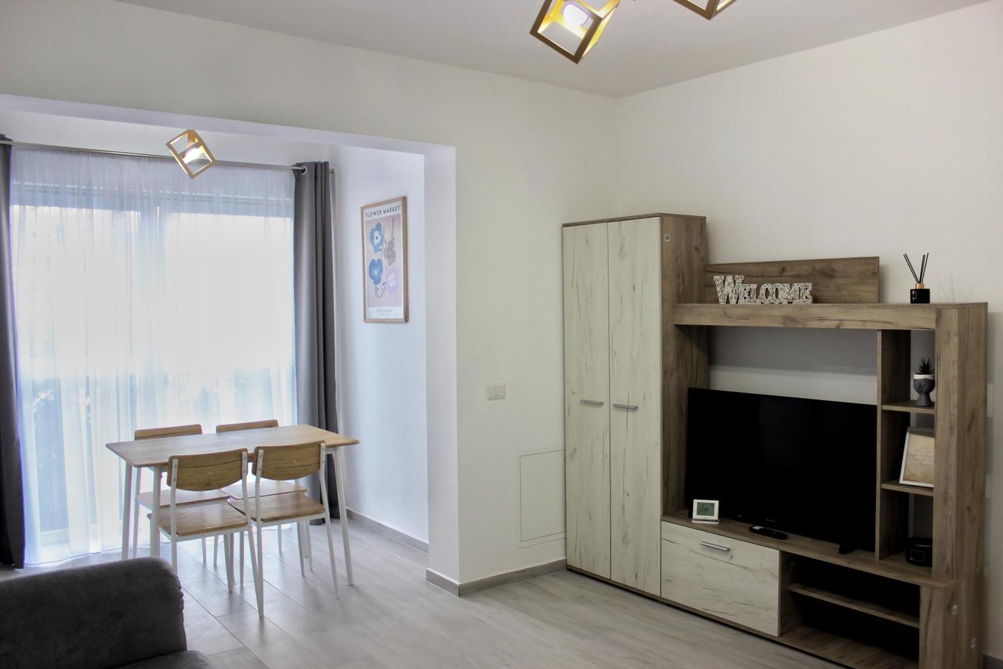 Deluxe Apartments On G Enescu Blvd Near Stefan Cel Mare University Suceava Exterior photo